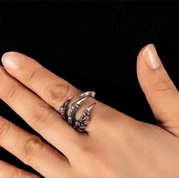 5/$25 Dragon claw unique ring, brand new adjustable silver - Picture 4 of 11